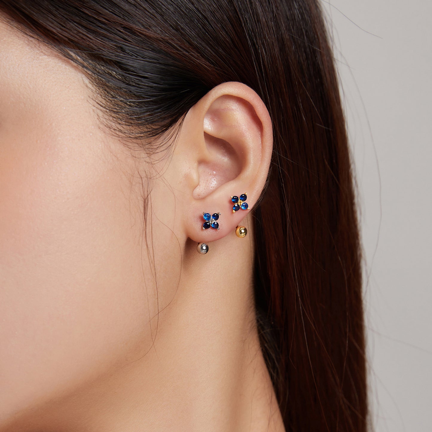 Boucles d'Oreilles Puces 4 Pétales Fleur Argent 925 Zircons Bleus